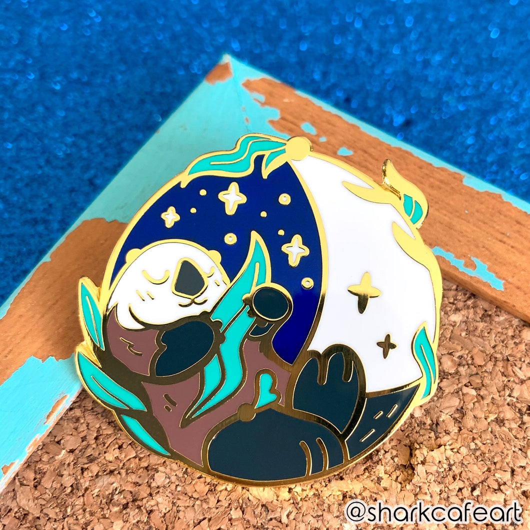 Lunar Otter Pin (FLAWED)